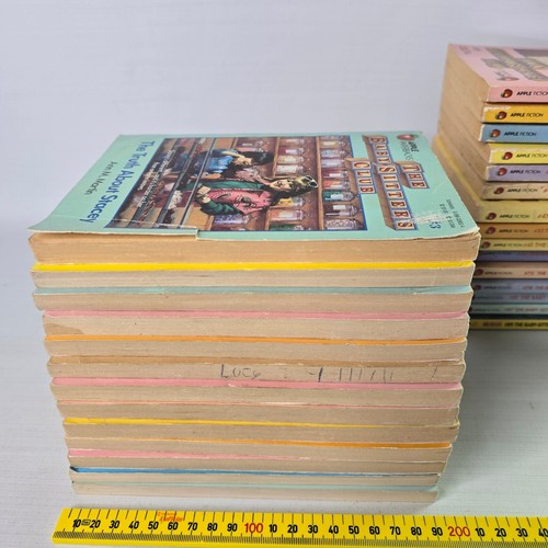 The Baby-Sitters Club Ann M Martin PB Books Choose Your Title - Select & Save - Picture 4 of 177