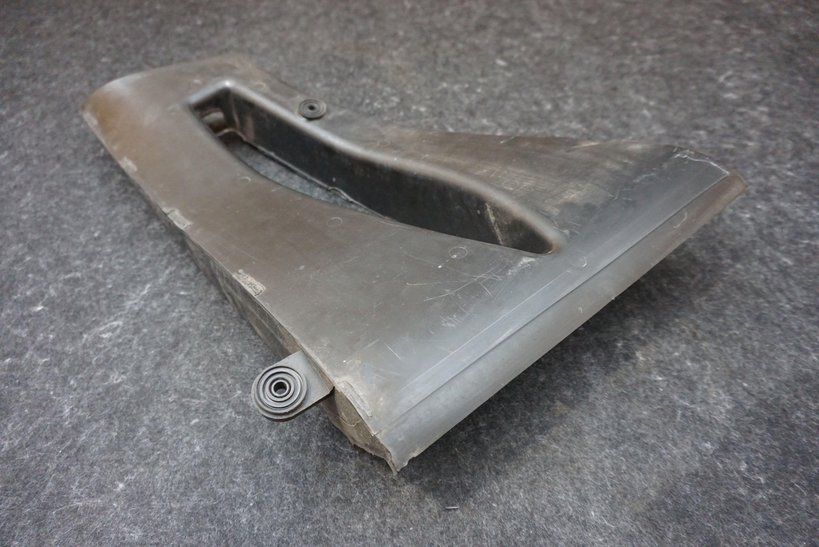 Transmission Oil Cooler Air Duct Black OEM 420117336 Audi R8 Type 42 2008-12
