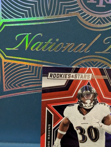 Trenton Simpson Rookies & Stars 2023 rojo paralelo #d/40 SSP RC RAVENS - Imagen 9 de 24