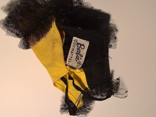 Vintage Barbie Doll "Masquerade" HALLOWEEN Excellent Condition Hat Black Hose - Picture 2 of 2