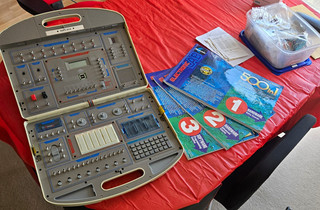 Maxitronix 500 in 1 Electronic Lab Educational Experiment Kit inc. books RARE !