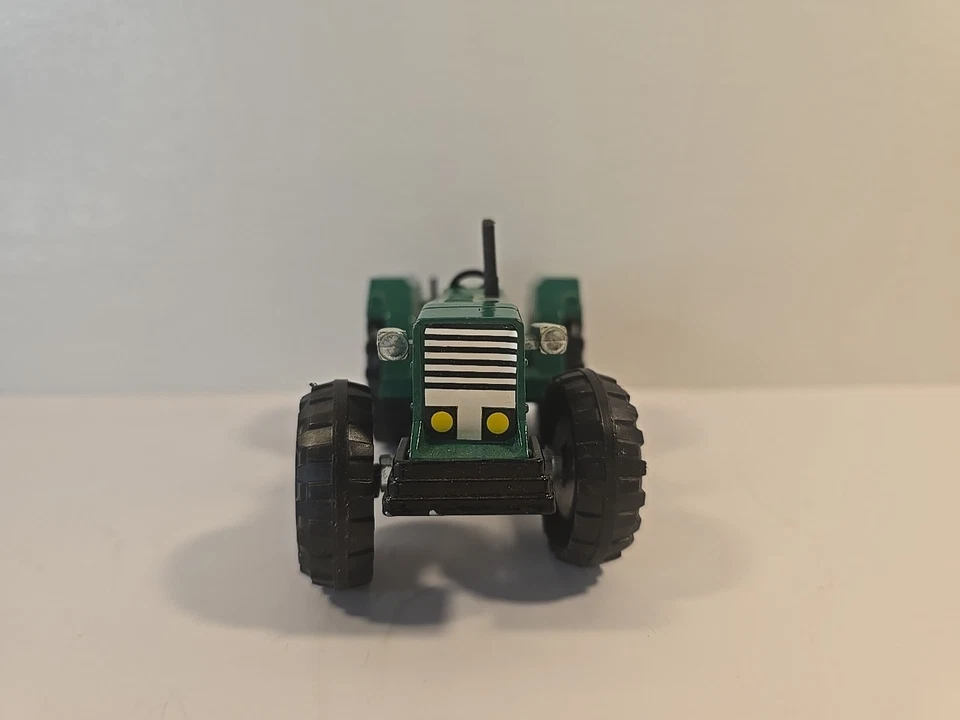 Majorette 压铸绿色和黄色农场拖拉机法国制造 1/65 — 第 2/4 张图片