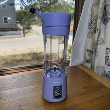 Portable Electric Juicer and Smoothie Maker, charger not included