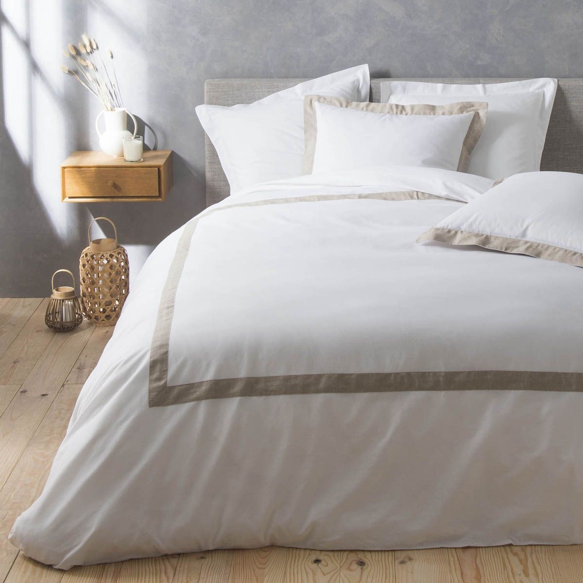 Parure de lit Lauraline blanc pour une chambre style hôtel épuré