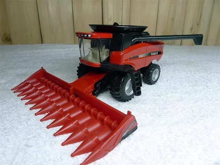 ERTL 2003 Case IH AFX Revolution AFX8010 1/32 Combine Dealer Collector's Edition - Image 2 of 4