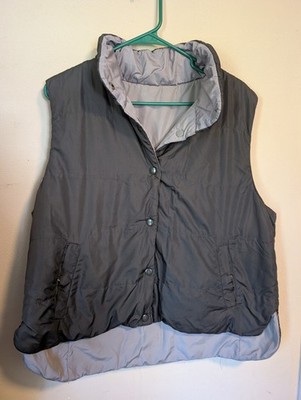 Thread & Supply Reversible Vest Women's LARGE Light To Dark Gray. Pockets!