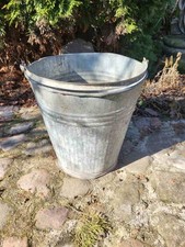 großer alter Zinkeimer, Eimer, dicht