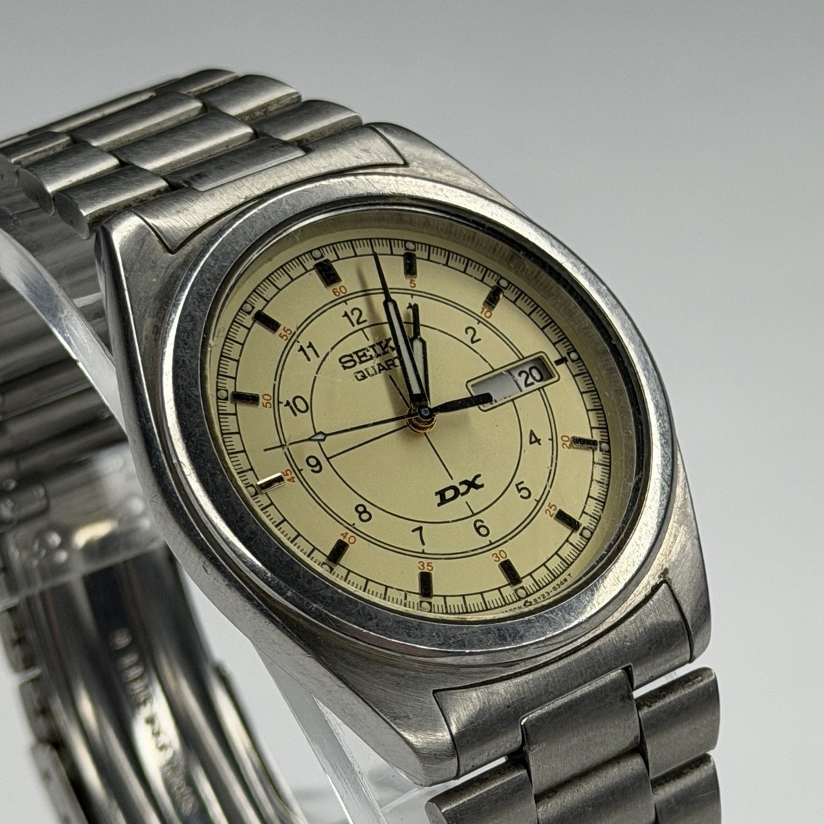 Vintage Seiko DX Quartz 5Y23-8230 Day Date Men's Watch - FOR PARTS