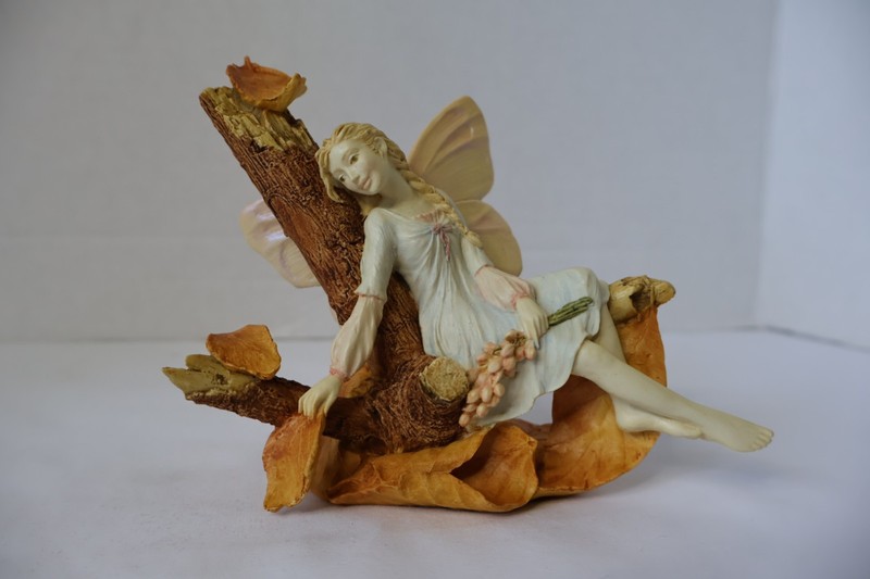 Jenny Oliver Faeries AUTUMN FAIRY 6" Figurine Holland Studio Porcelain Retired