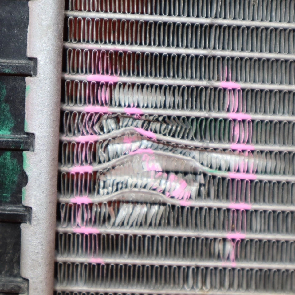 RADIADOR AUXILIAR IZQUIERDO DERECHO AUDI Q7 2017 2018 2019 2020 4M01212D OEM Foto 2 de 4