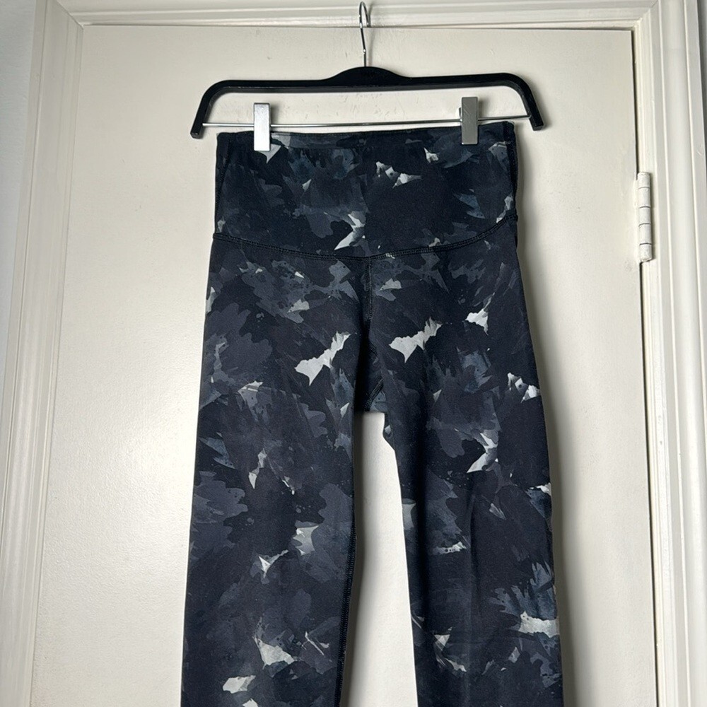 Old Navy Active Gray Pattern Go-Dry Athletic Work… - image 2