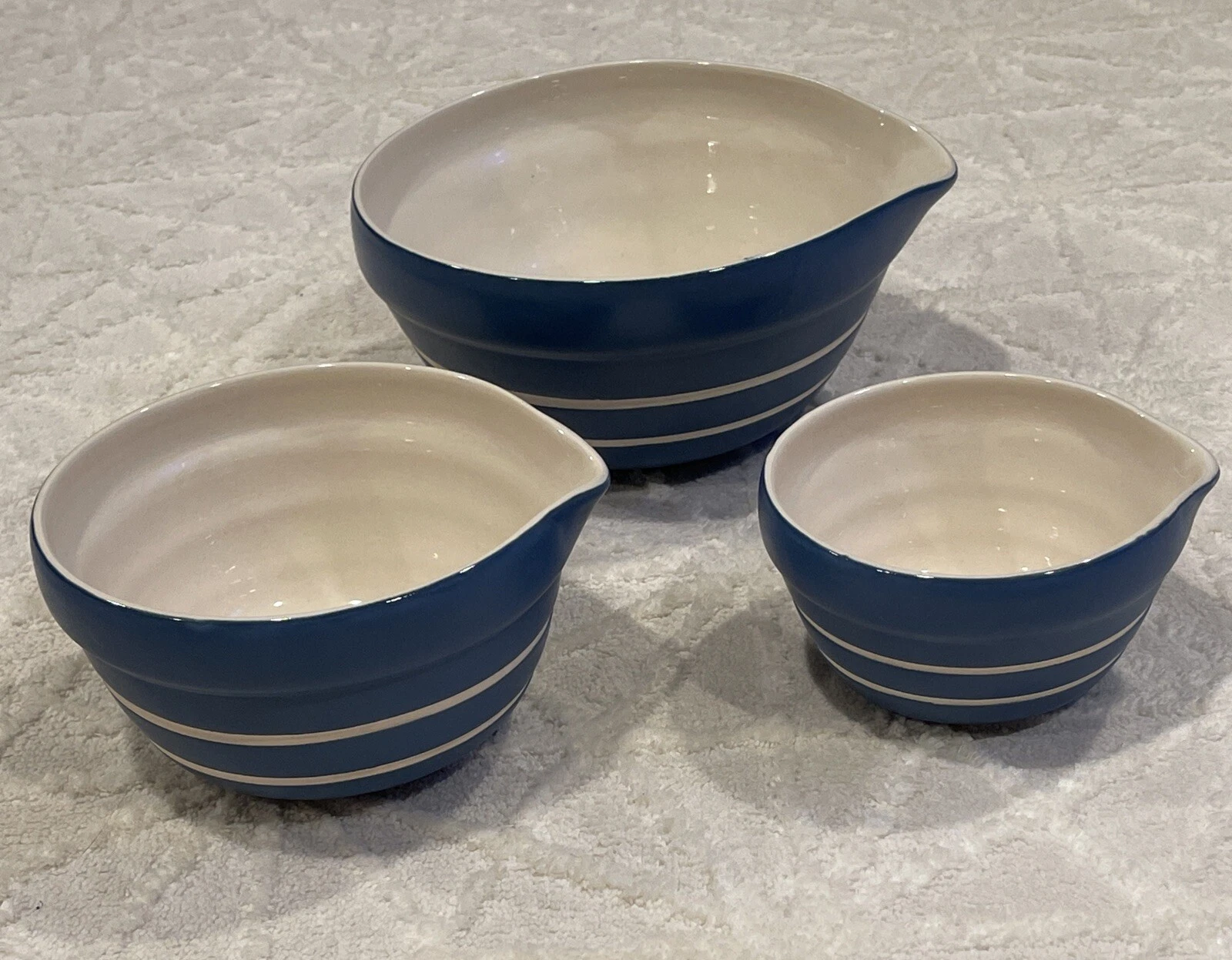 New Debco Set of 3 Nesting Bowls with Pour Spout Blue w/ Cream Stripe