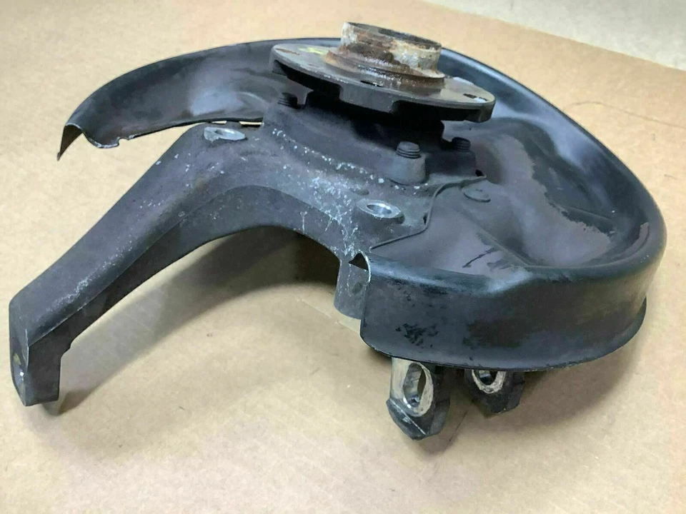 AUDI A8 2006 QUATTRO 4,2 L TRASERO IZQUIERDO LADO DEL CONDUCTOR EJE NUDILLO RUEDA BUJE FÁBRICA Foto 2 de 3