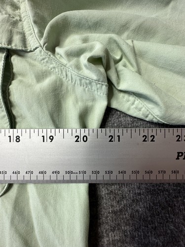 LL Bean Shirt Vented Button Up Green Outdoor Pockets Women’s medium - Picture 5 of 7