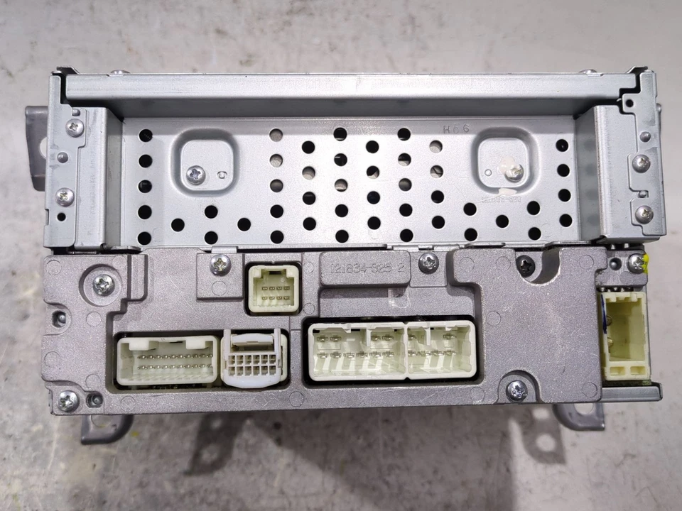 8612052580 SYSTÈME AUDIO / RADIOCD / 56309 POUR TOYOTA URBAN CRUISER _P1_ 1.33 - Photo 3/4