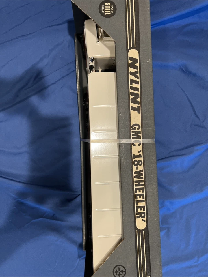 Vintage Nylint GMC ‘18-Wheeler’ Hooters NASCAR #7 Alan Kulwicki Semi Truck NIB - Image 3 of 3