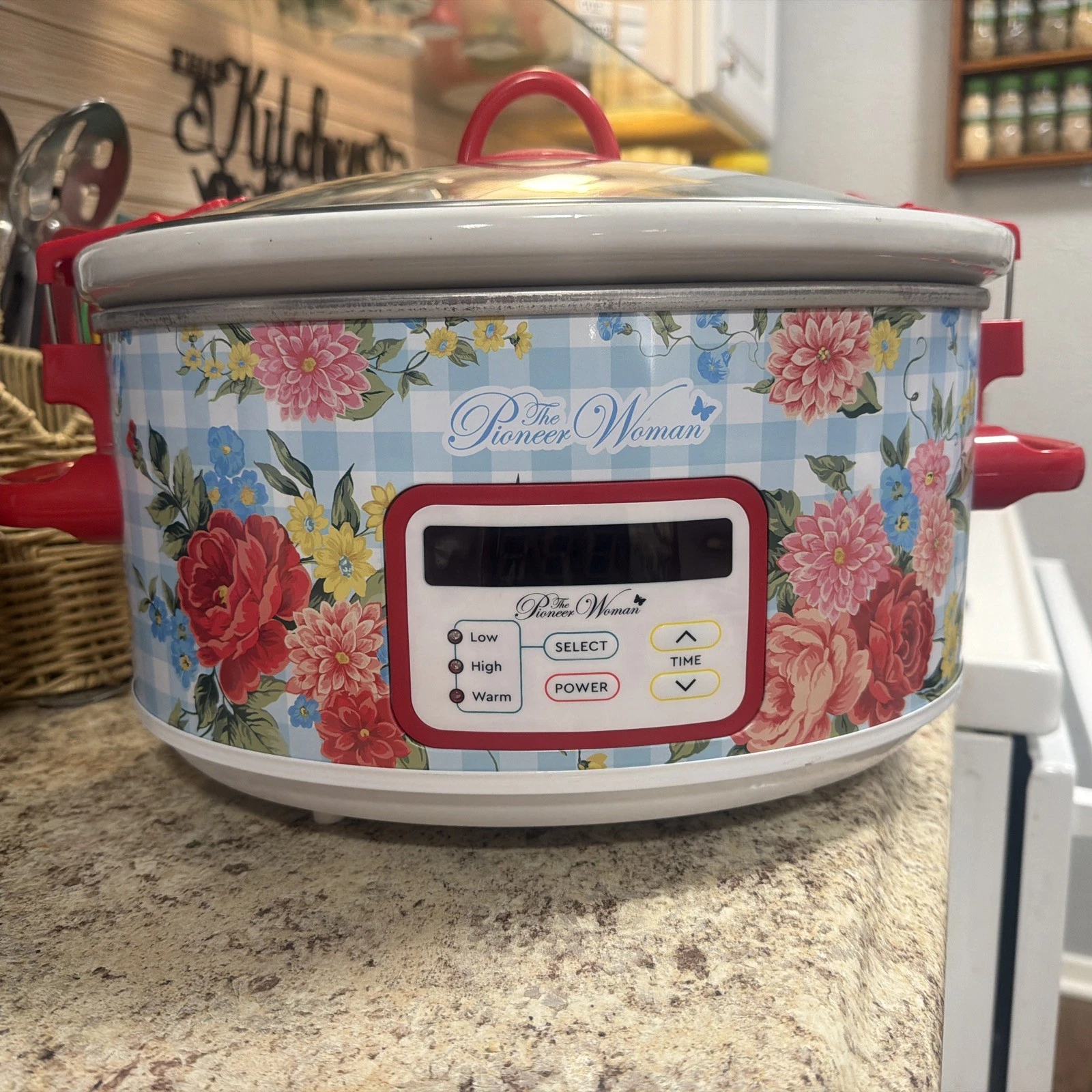 The Pioneer Woman Sweet Rose 6-Quart Digital Slow Cooker Crock Pot, Oval shape
Opens in a new window