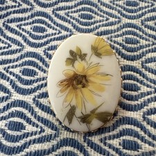 Vintage Acrylic Floral Porcelain Yellow Daisy Brooch Gold Frame Oval MCM