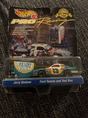 1998 Hot Wheels Pro Racing NASCA #13 Jerry Nadeau Pit Crew 1:64 Set
