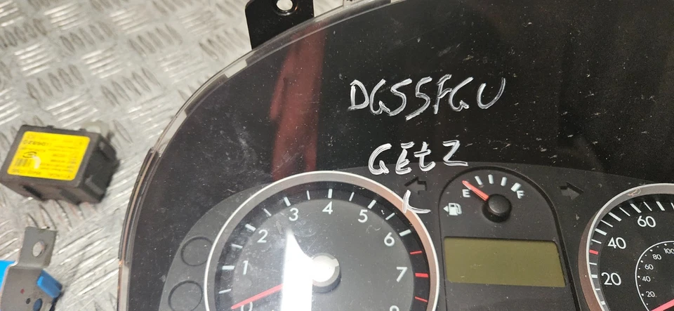 Hyundai Getz AUTO 2005 1.4 petrol ignition barrel key transponder engine ecu kit - Image 3 of 4