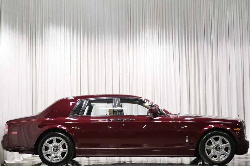 Rolls-Royce Phantom 2010 - asiento trasero de teatro, ruedas completamente pulidas, hermoso Foto 2 de 4