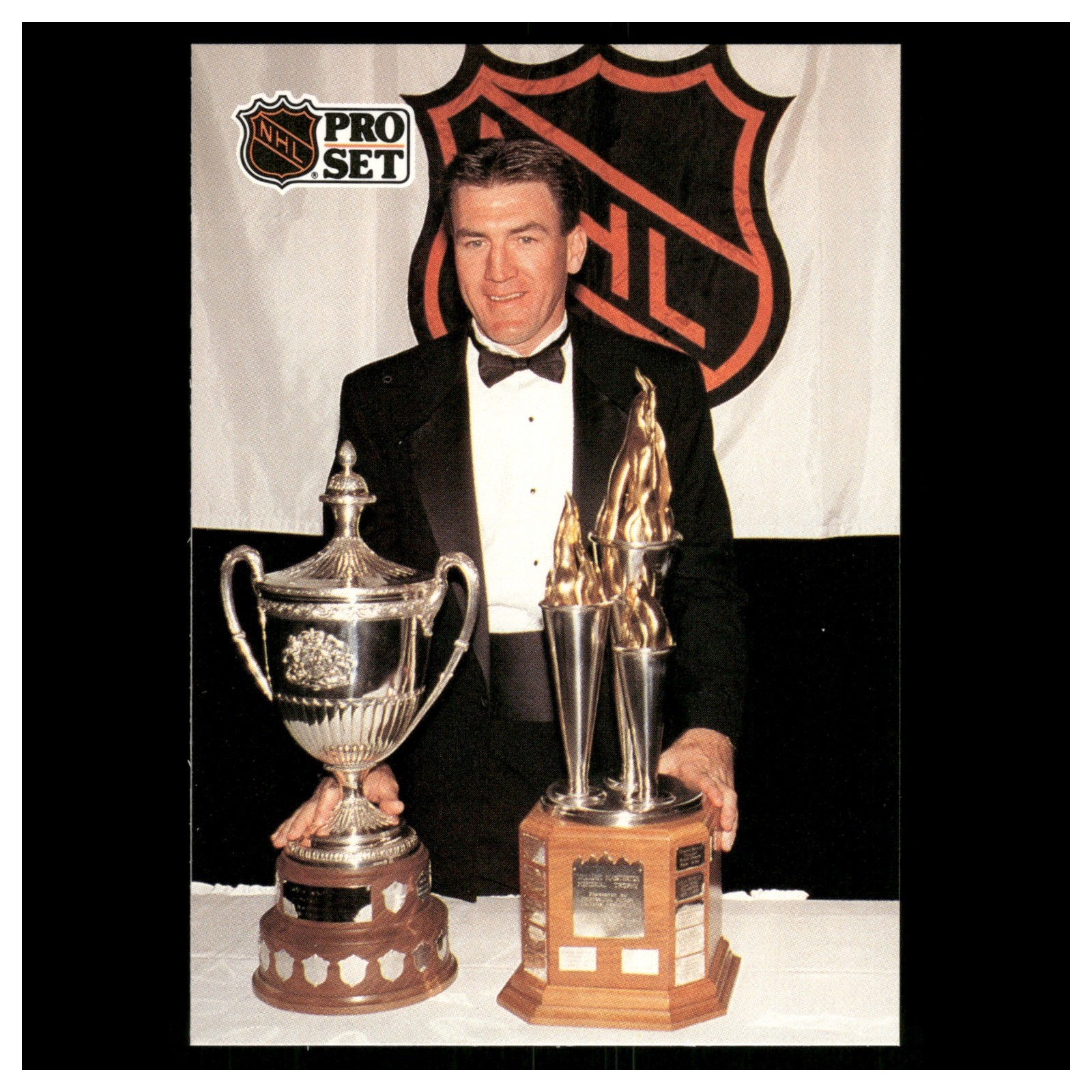 Dave Taylor #325 1991-92 Pro Set French Los Angeles Kings Hockey Card NHL