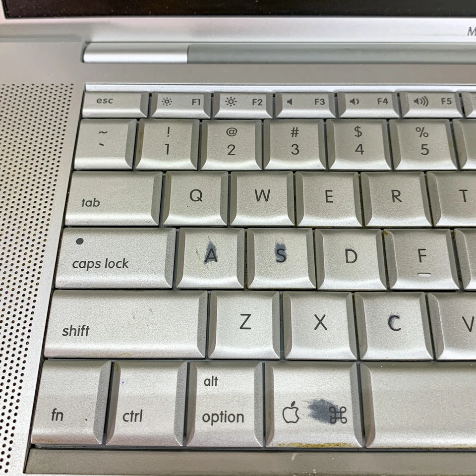 Apple 15" MacBook Pro A1150 Bundle with Charger Tested and Working No Battery - Image 4 of 4