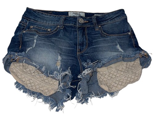 DayTrip Taurus Boyfriend Shorts Gr. 26 Distressed Cut Off Häkeltaschen