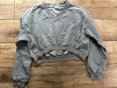 schöner grauer Kurzpullover von Pull&Bear **TOP**