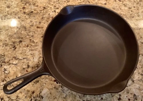 Vintage Griswold No. 8 Cast Iron Skillet 704F Dual Spouts Small Block Logo Pan