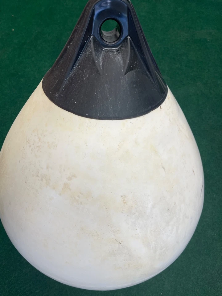 Boya Polyform A-4 20,5" diámetro - blanco [A-4 BLANCO] soportes de cuerda negros (#4 de 5) Foto 2 de 3