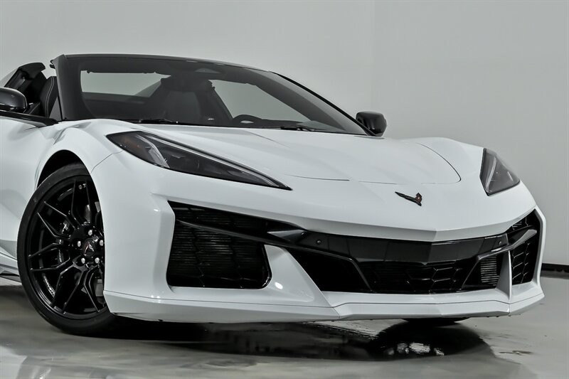 2024 Arctic White Chevrolet Corvette   | C8 Corvette Photo 3