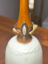 Vintage Sterling Silver Beautiful Mother of Pearl Ring Size 7 1/4
