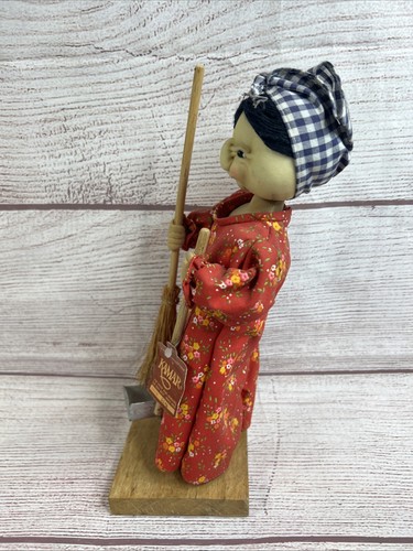 Vtg KAMAR Old Lady Woman Broom Figurine Soft Sculpture Doll King's Collection - Picture 4 of 12