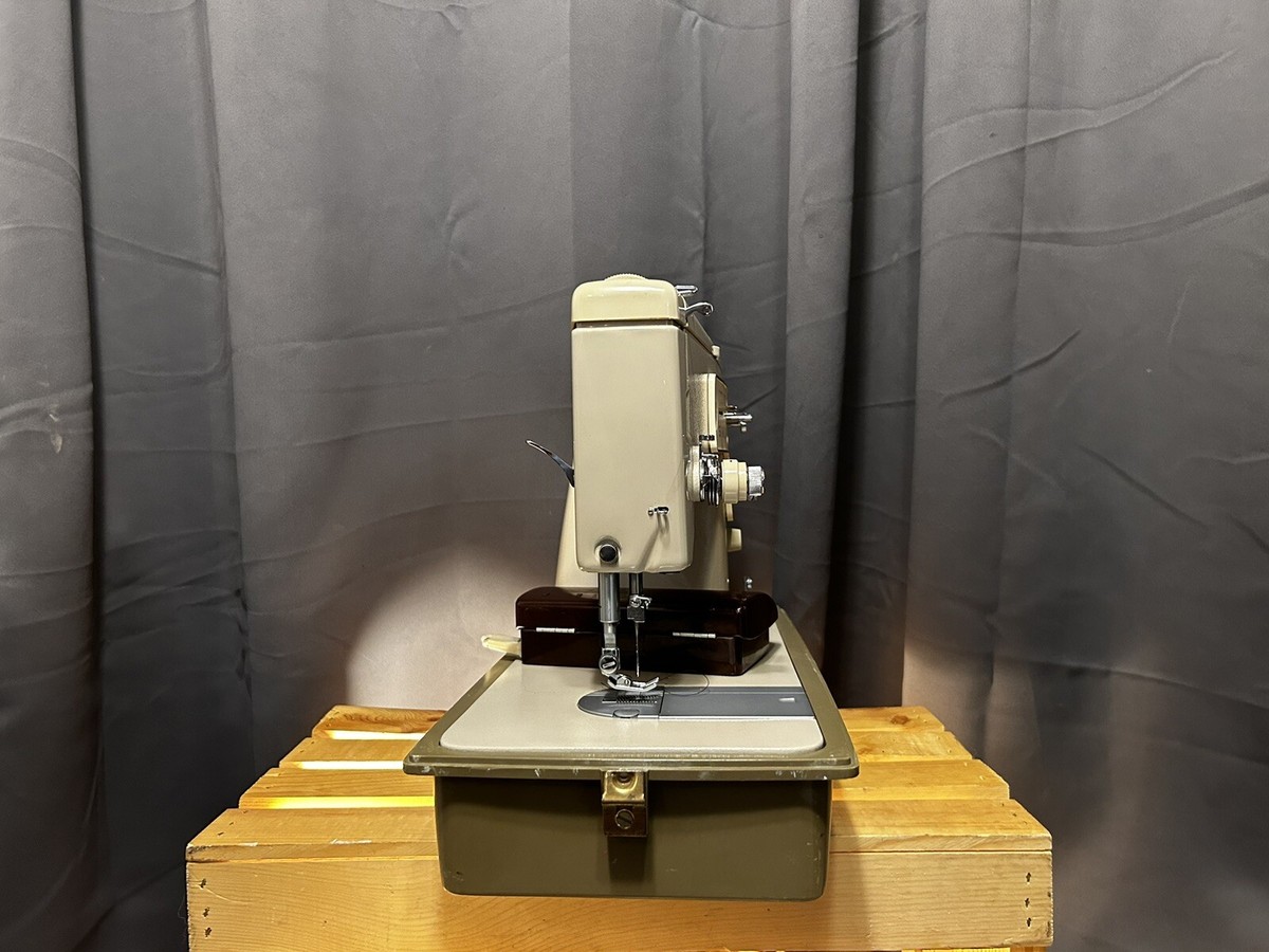 Working!! Vintage '69 Singer Zig-Zag Model 457 Sewing