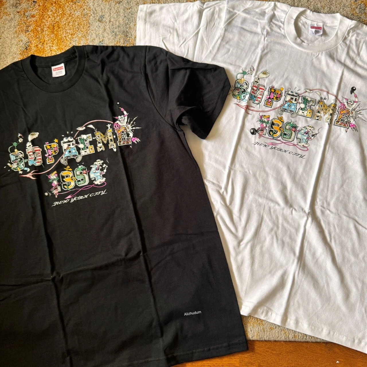 TEE SHIRT UNIVERSITAIRE SUPREME SS24 NOIR BLANC MLXL
