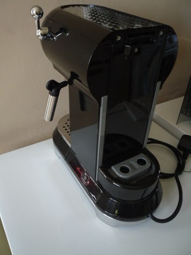SMEG ECF01CRUK Retro Espresso/Cappuccino Kaffeemaschine (SCHWARZ) - Bild 6 von 9