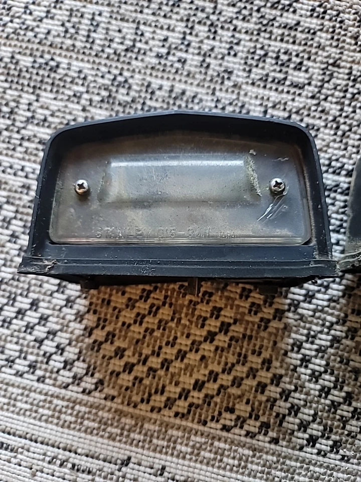 Montaje de matrícula Honda Accord 1980-83 Stanley 015-3411 Japón SAE L 77 Foto 2 de 4