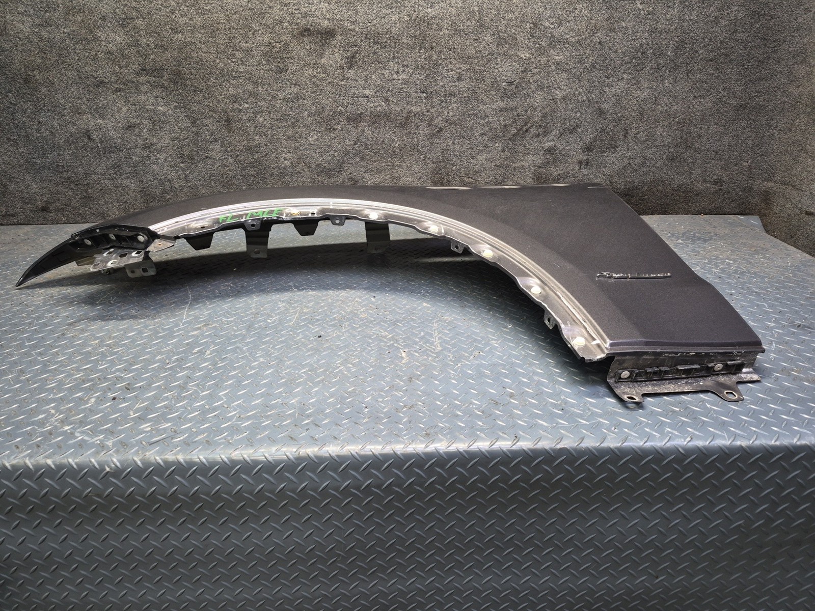 Maserati Levante 2017-2020 Front Left Cover panel