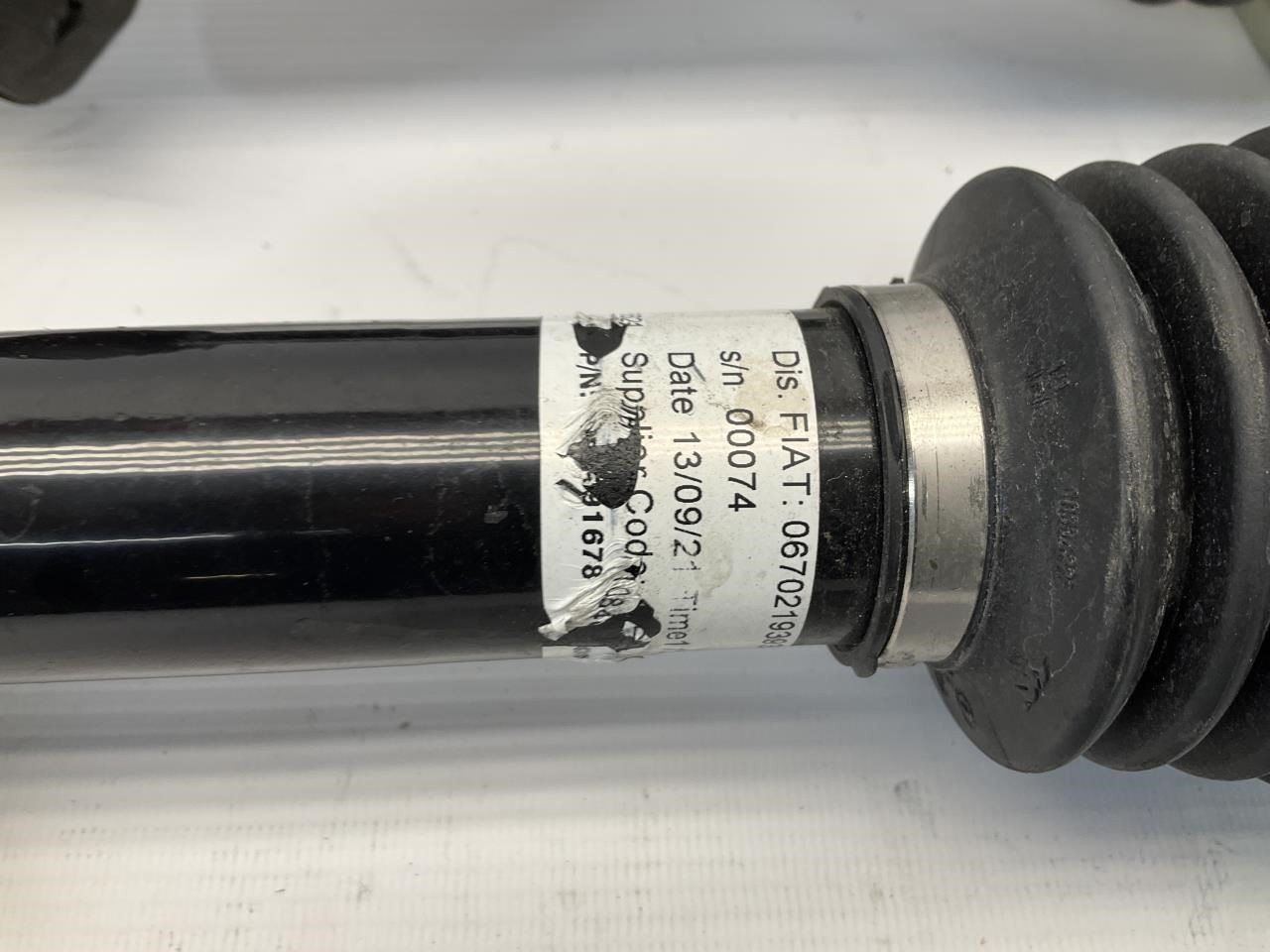 22-24 Maserati MC20 M240 Axle Shaft Kit Left + Right 673015581 670219393 Q