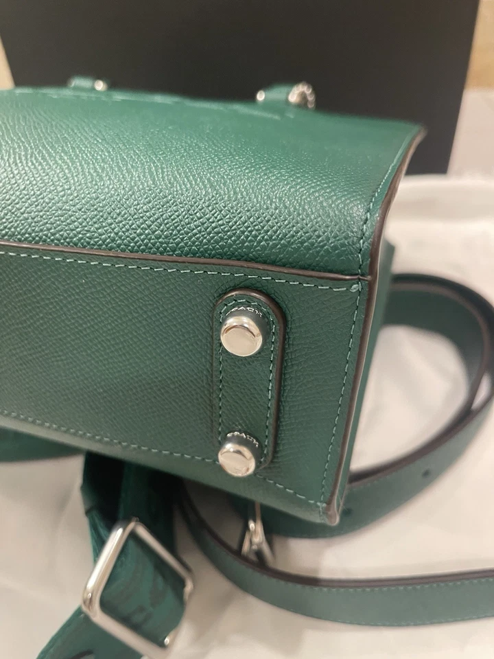 *Rare* Coach Tote Crossgrain Leather In Green with Silver Hardware CJ845 - Image 3 of 4