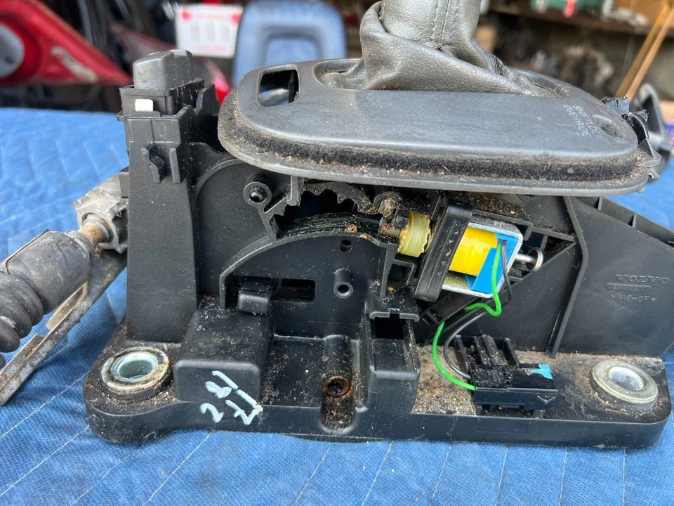 1998-2000 Volvo S70 V70 XC автоматический переключатель передач в сборе с кабелями OEM #3095EM - Изображение 3 из 4