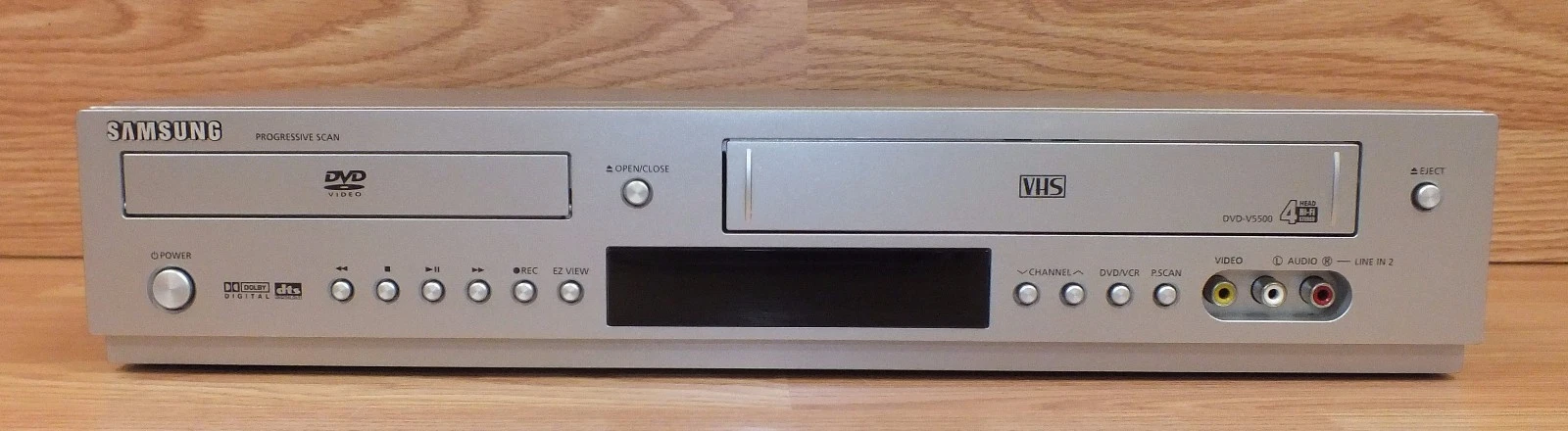 **FOR PARTS** Samsung (DVD-V5500) 4 Head Hi-Fi DVD & VCR Combo Only **READ**