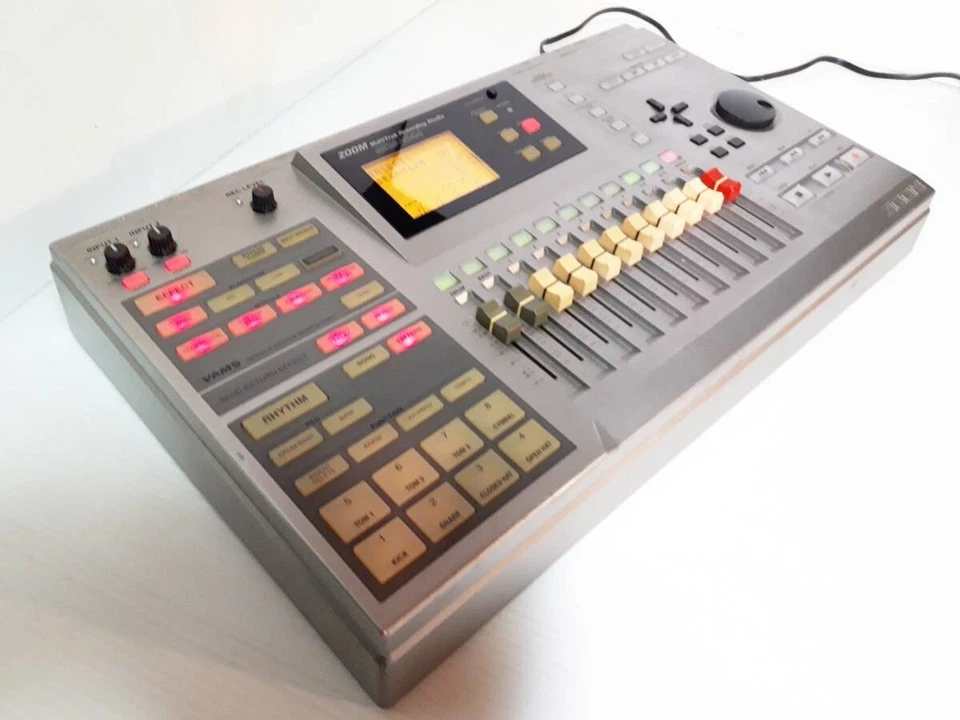 ZOOM MRS-1044 Multi Track Recording Studio Digital Audio Recorder - Image 3 of 4