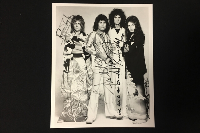 QUEEN MUSIC LIFE Magazine Set w/gifts Reprint of the special