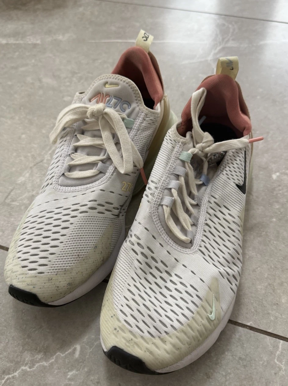 Taglia 10 Nike Air Max 270 bianche Sanddrift
