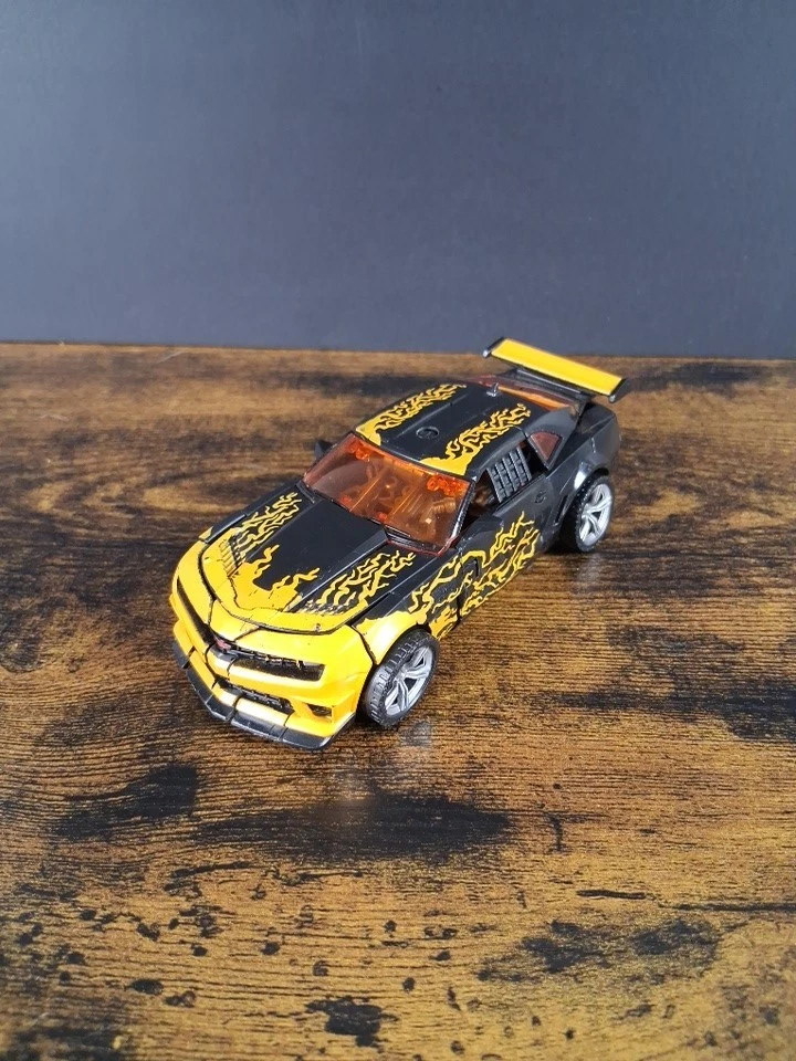 2 Vintage Transformers Black Car And Red Car - Image 2 of 4