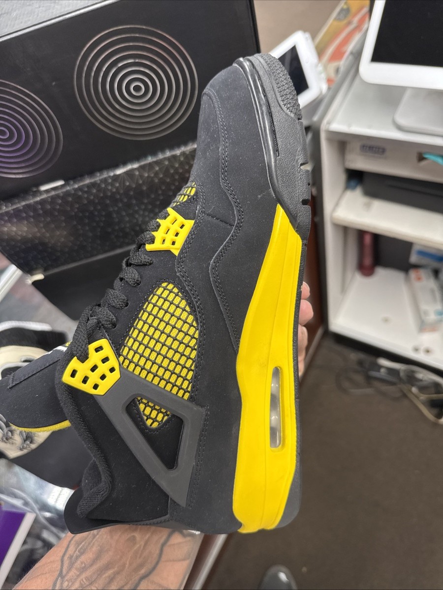 Jordan 4 Retro Thunder (2023) View 3
