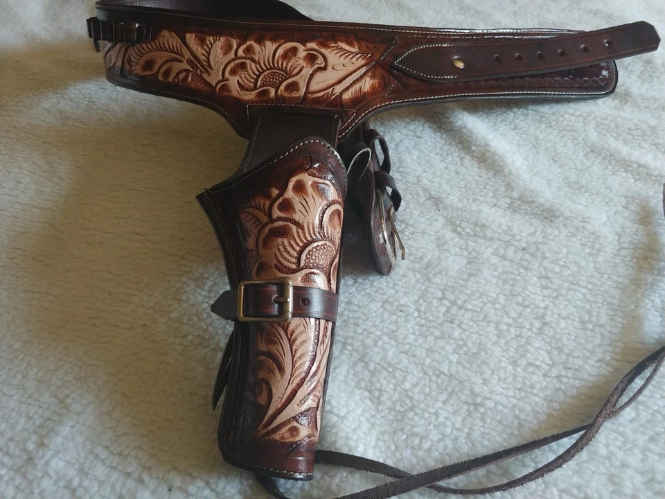 Funda y cinturones de vaquero del oeste Foto 2 de 4