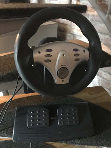 Trust NF340 Race Master GM-3100R Racing Lenkrad mit Pedale in grau